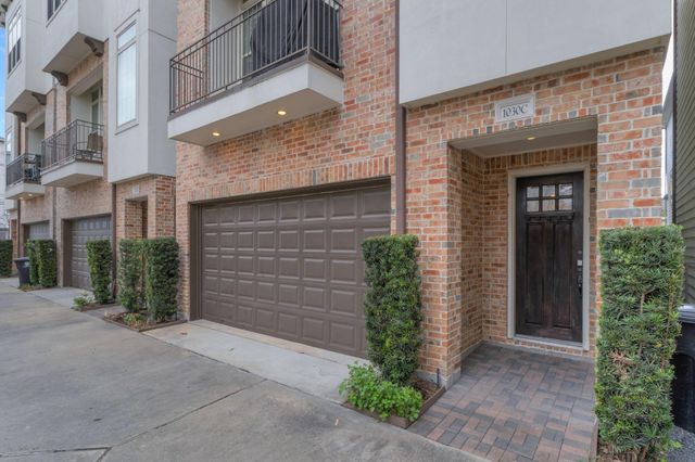 1030 W 26th Street C, Houston, TX 77008