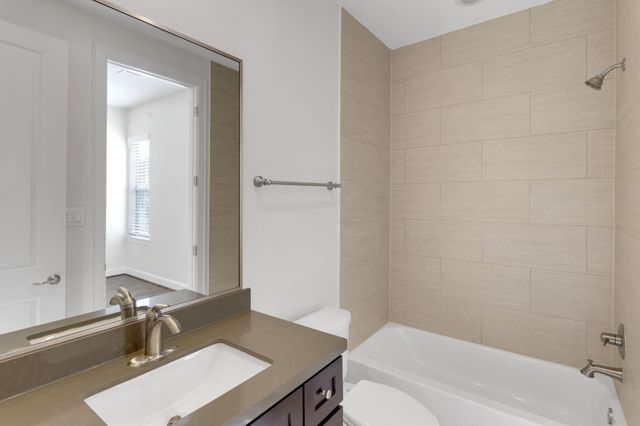 1030 W 26th Street C, Houston, TX 77008