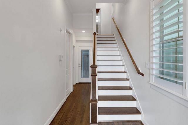 1030 W 26th Street C, Houston, TX 77008