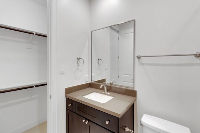 1030 W 26th Street C, Houston, TX 77008