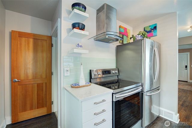 8451 35th Avenue SW, Seattle, WA 98126