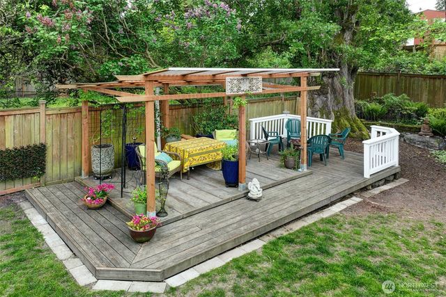 8451 35th Avenue SW, Seattle, WA 98126