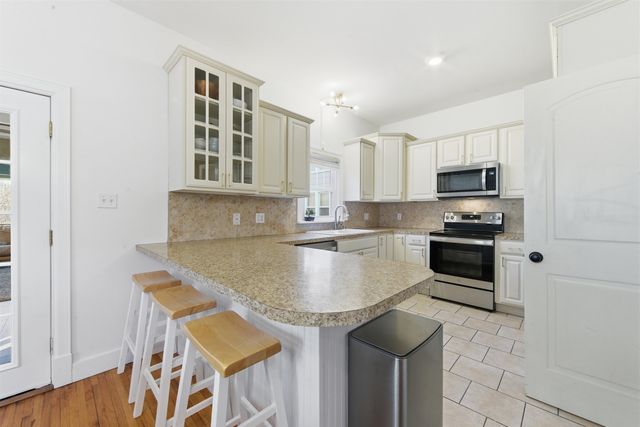 916 N Amidon Ave, Wichita, KS 67203