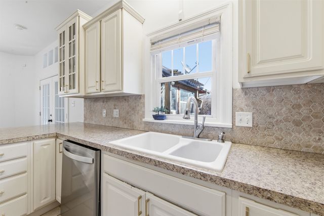 916 N Amidon Ave, Wichita, KS 67203