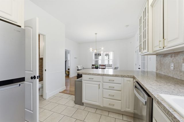 916 N Amidon Ave, Wichita, KS 67203