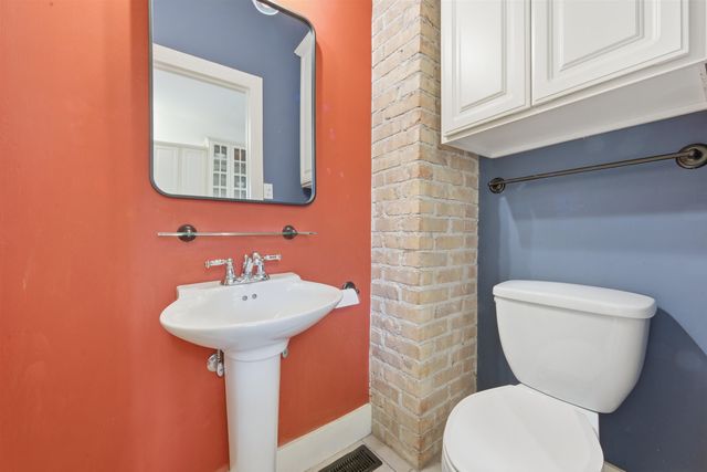 916 N Amidon Ave, Wichita, KS 67203