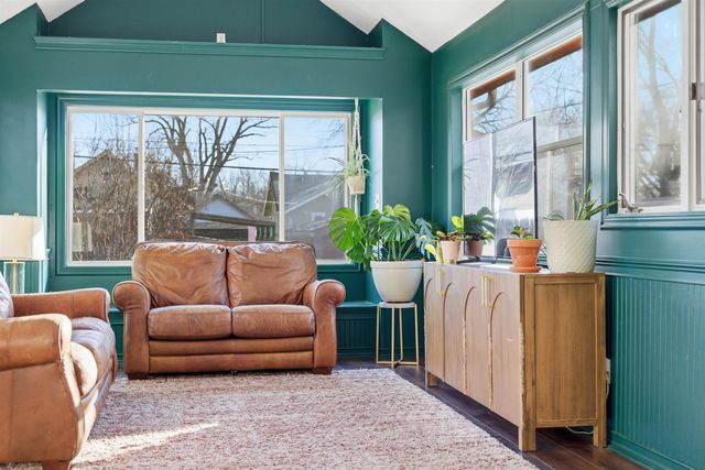 916 N Amidon Ave, Wichita, KS 67203