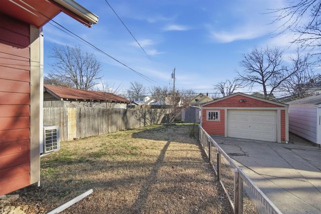 916 N Amidon Ave, Wichita, KS 67203