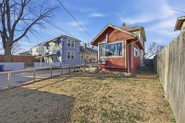 916 N Amidon Ave, Wichita, KS 67203