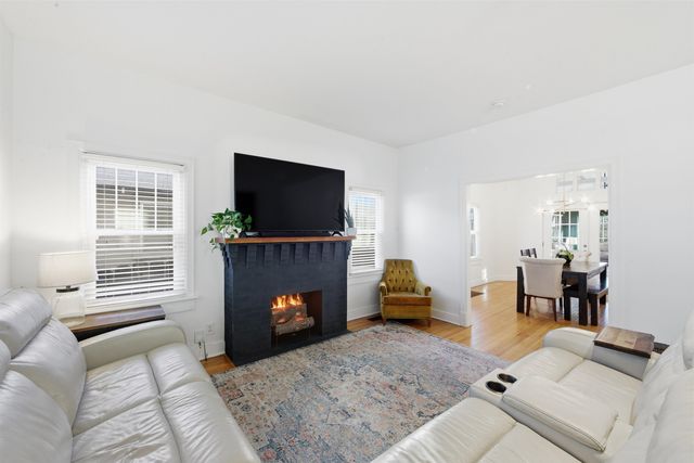 916 N Amidon Ave, Wichita, KS 67203