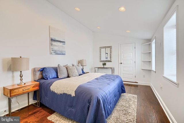 228 S WASHINGTON ST, Baltimore, MD 21231