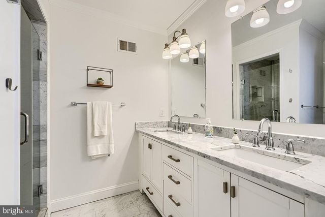 228 S WASHINGTON ST, Baltimore, MD 21231