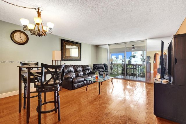 1001 NE 14th Avenue 402, Hallandale Beach, FL 33009
