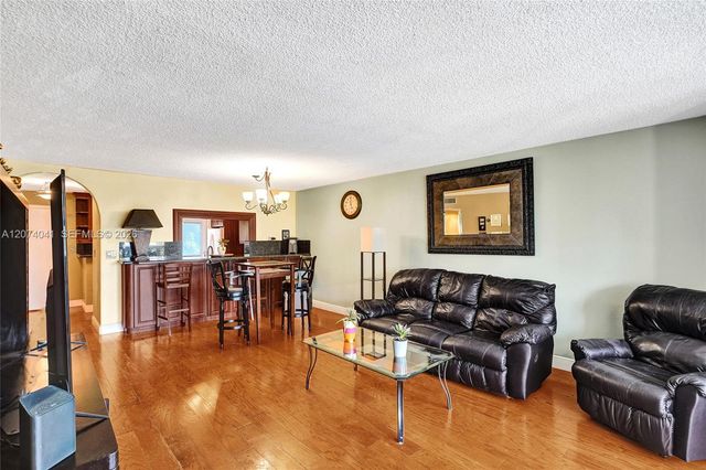 1001 NE 14th Avenue 402, Hallandale Beach, FL 33009