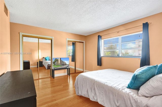 1001 NE 14th Avenue 402, Hallandale Beach, FL 33009
