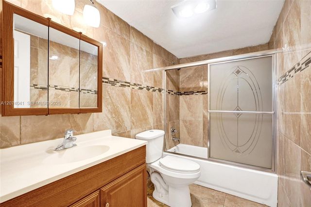 1001 NE 14th Avenue 402, Hallandale Beach, FL 33009
