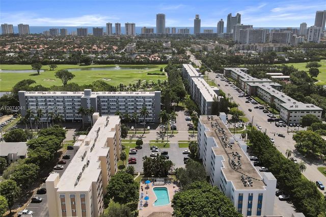 1001 NE 14th Avenue 402, Hallandale Beach, FL 33009