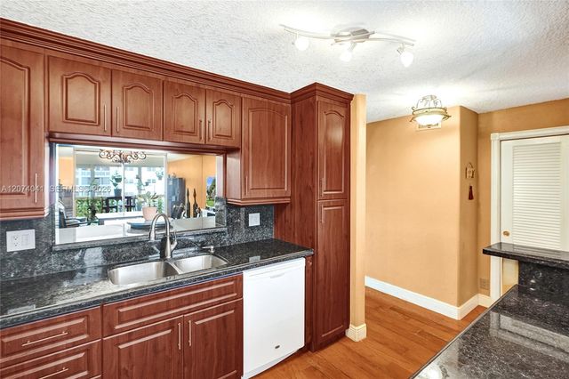 1001 NE 14th Avenue 402, Hallandale Beach, FL 33009