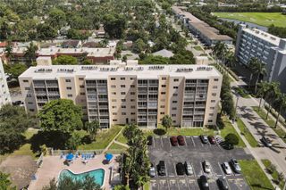 1001 NE 14th Avenue 402, Hallandale Beach, FL 33009