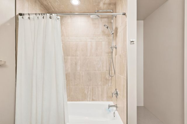 1140 68th Street, Downers Grove, IL 60516