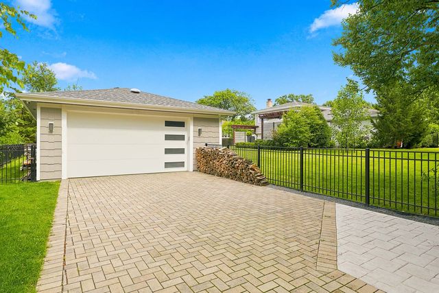 1140 68th Street, Downers Grove, IL 60516