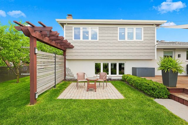 1140 68th Street, Downers Grove, IL 60516