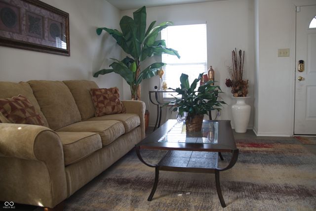 7737 Wolfgang Place, Indianapolis, IN 46239