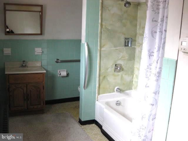 1631 MCCAY AVE, Upper Chichester, PA 19061