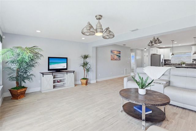 712 POINSETTIA AVENUE, Ellenton, FL 34222