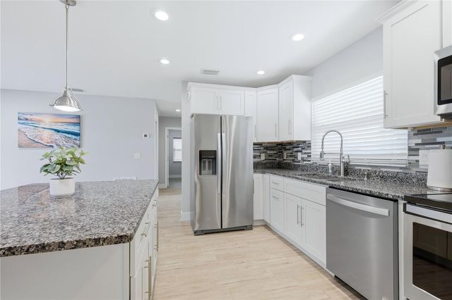 712 POINSETTIA AVENUE, Ellenton, FL 34222