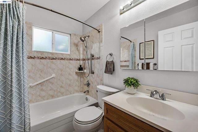 1798 Hartnell St, Union City, CA 94587