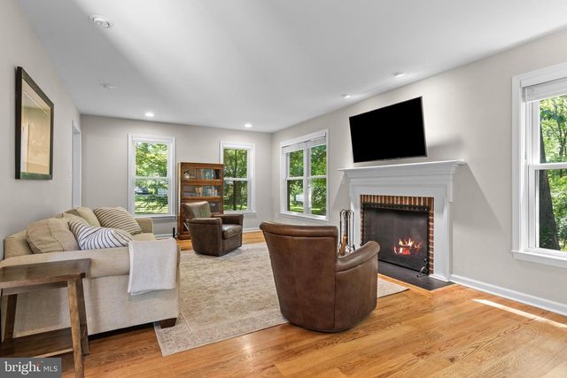 702 GREAT OAK LN, Kennett Square, PA 19348