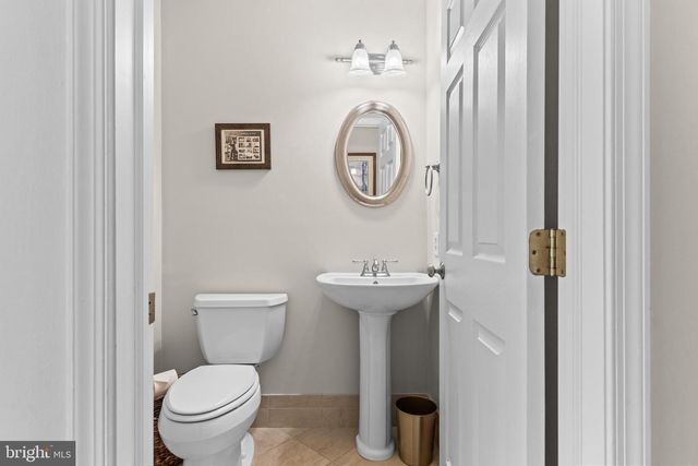 702 GREAT OAK LN, Kennett Square, PA 19348