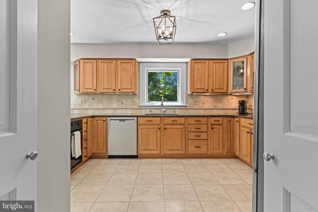 702 GREAT OAK LN, Kennett Square, PA 19348