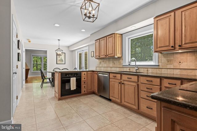 702 GREAT OAK LN, Kennett Square, PA 19348