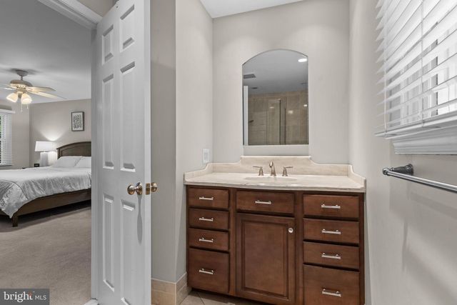 702 GREAT OAK LN, Kennett Square, PA 19348