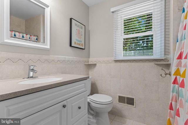 702 GREAT OAK LN, Kennett Square, PA 19348