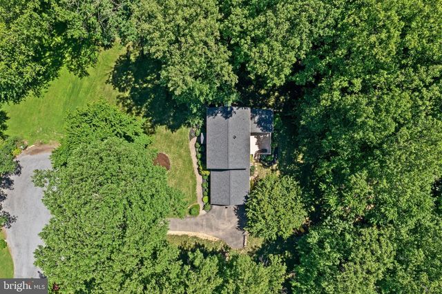702 GREAT OAK LN, Kennett Square, PA 19348