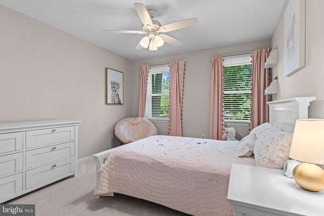 702 GREAT OAK LN, Kennett Square, PA 19348
