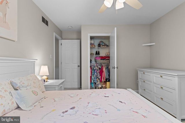 702 GREAT OAK LN, Kennett Square, PA 19348