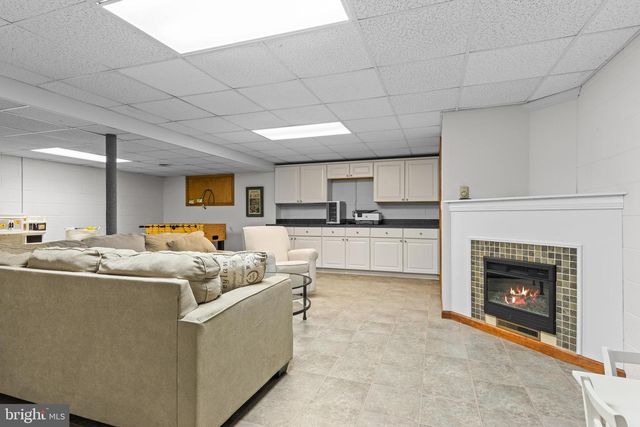 702 GREAT OAK LN, Kennett Square, PA 19348