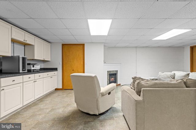702 GREAT OAK LN, Kennett Square, PA 19348