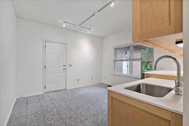 1536 Shannon Drive, Woodbury, MN 55125