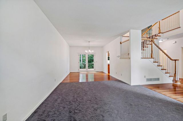1536 Shannon Drive, Woodbury, MN 55125