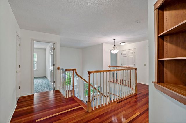 1536 Shannon Drive, Woodbury, MN 55125
