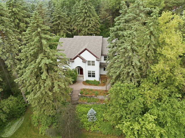 1536 Shannon Drive, Woodbury, MN 55125