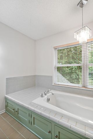 1536 Shannon Drive, Woodbury, MN 55125