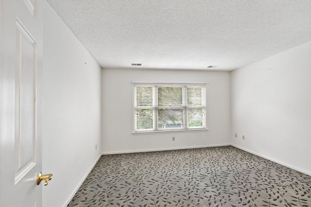 1536 Shannon Drive, Woodbury, MN 55125