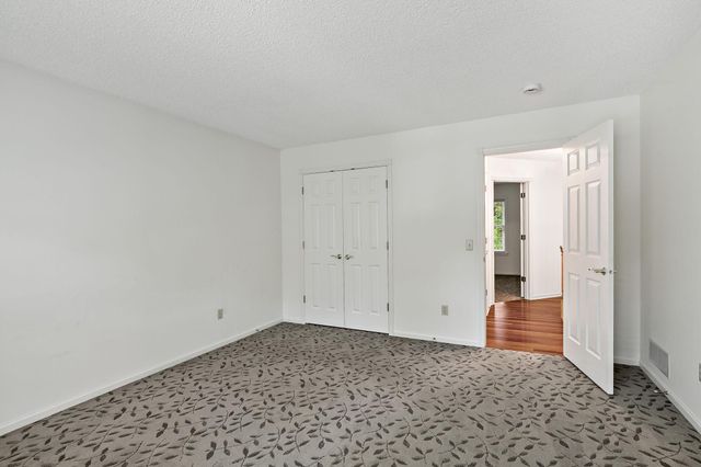1536 Shannon Drive, Woodbury, MN 55125