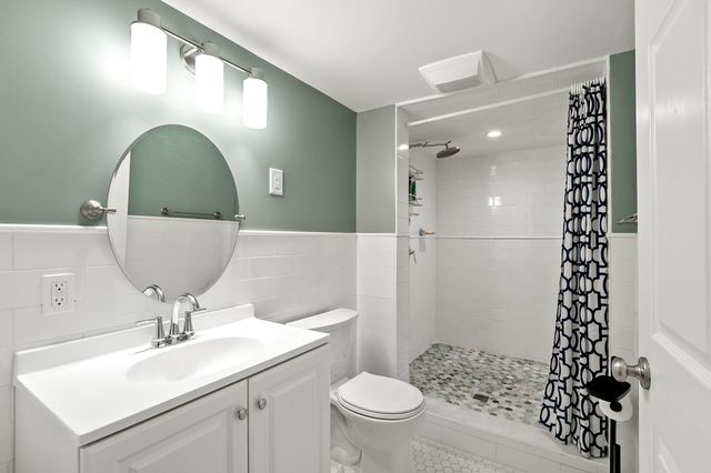 1536 Shannon Drive, Woodbury, MN 55125